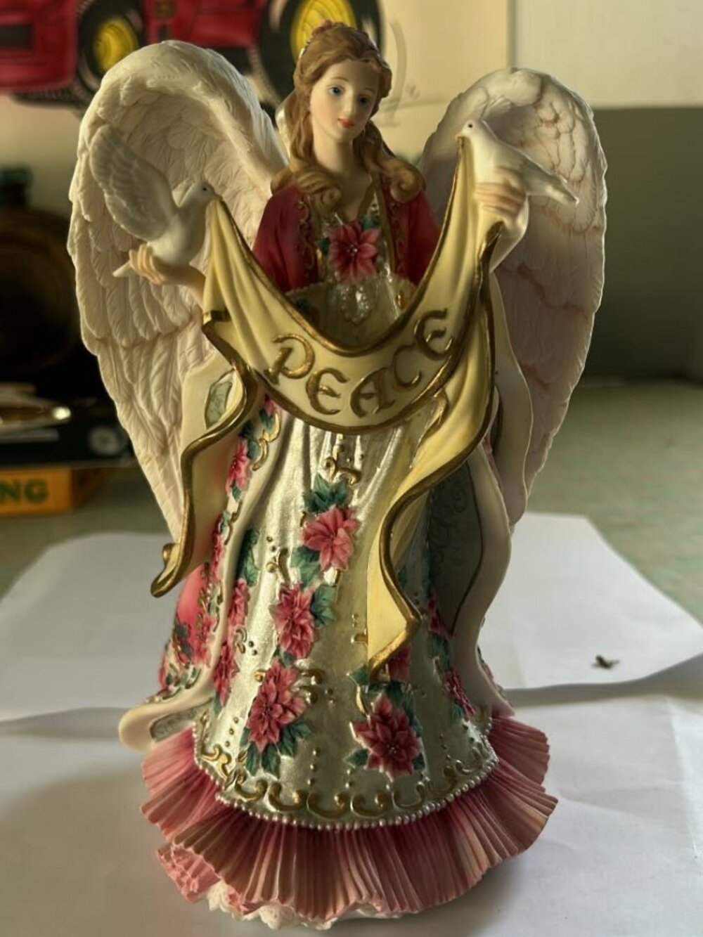 San Francisco Music Box Company ~Angel Peace~Plays Angels We Have Heard On High